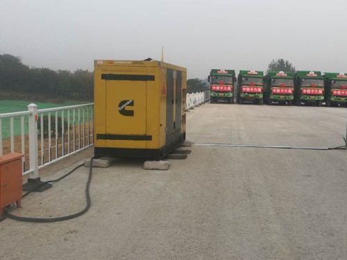 冯坡镇电力系统的稳定性和设备兼容性如何影响发电机组的频率规格？